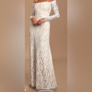 NWT Lulu's 3/4 sleeve long lace gown / wedding dress with nude underlay size XL